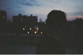 《分手后的心灵挣扎:女生,挽回还是放手?》 《分手后的心灵挣扎:女生,挽回还是放手?》